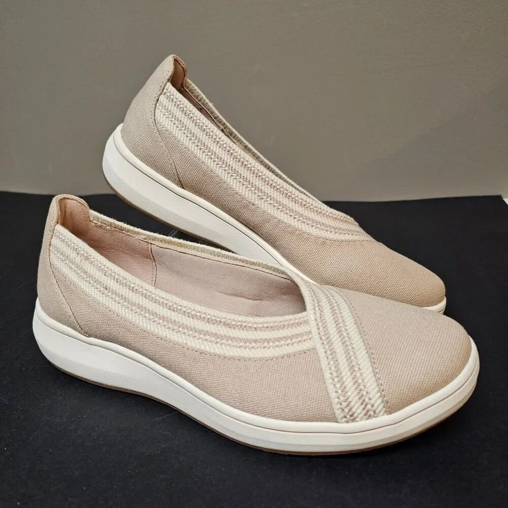 Clarks Cloudsteppers BreezeSky Air Women's Slip-On Shoes Sand Beige Size 8
